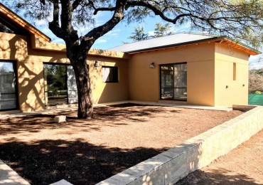 CASA A LA VENTA EN VILLA GENERAL BELGRANO - BARRIO LOS MOLLES